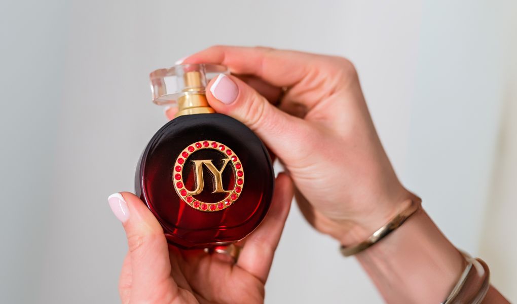 Perfumy z feromonami - prezent z sexshopu na Dzień Kobiet